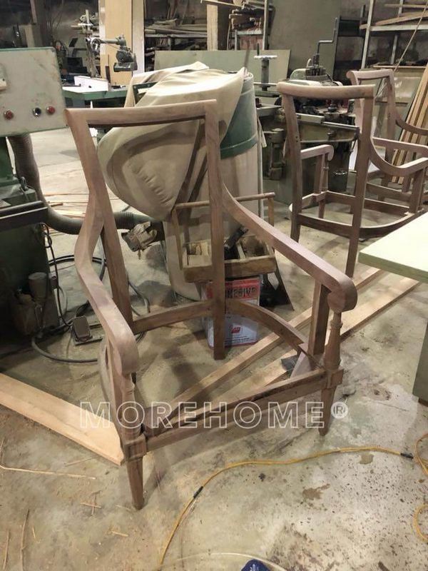 Toàn bộ sản phẩm ghế gỗ óc chó đều được sử dụng 100% chất nhập khẩu, màu sắc sang trọng, luôn nổi bật hơn so với các chất liệu khác.